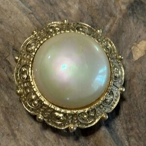 Elegant Gold and Pearl Brooch